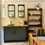 Urban Jungle - The Garden Side